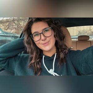 Meet your Posher, Alyssa